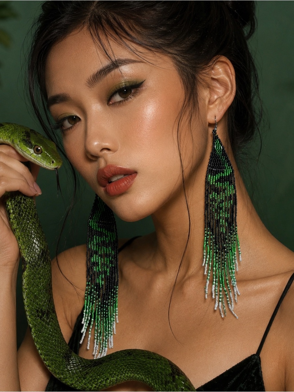 Long seed bead dangle earrings green snake reptile jewelry NWOT